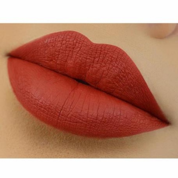 Kylie Cosmetics lip kit in 22 - Picture 2 of 3